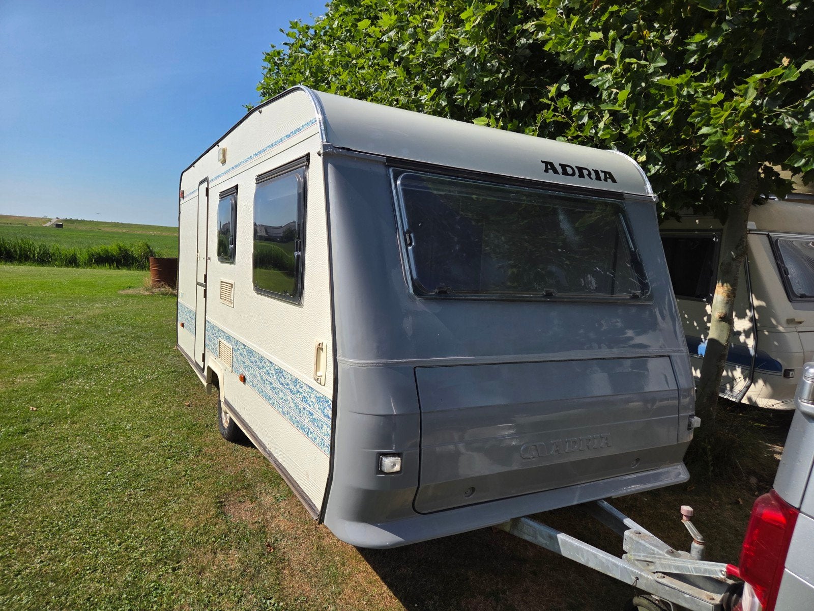 Adria unica 462 ,1997 ,stapelbed,voortent, Rondzit, 750 - 1000 kg, Particulier, Adria