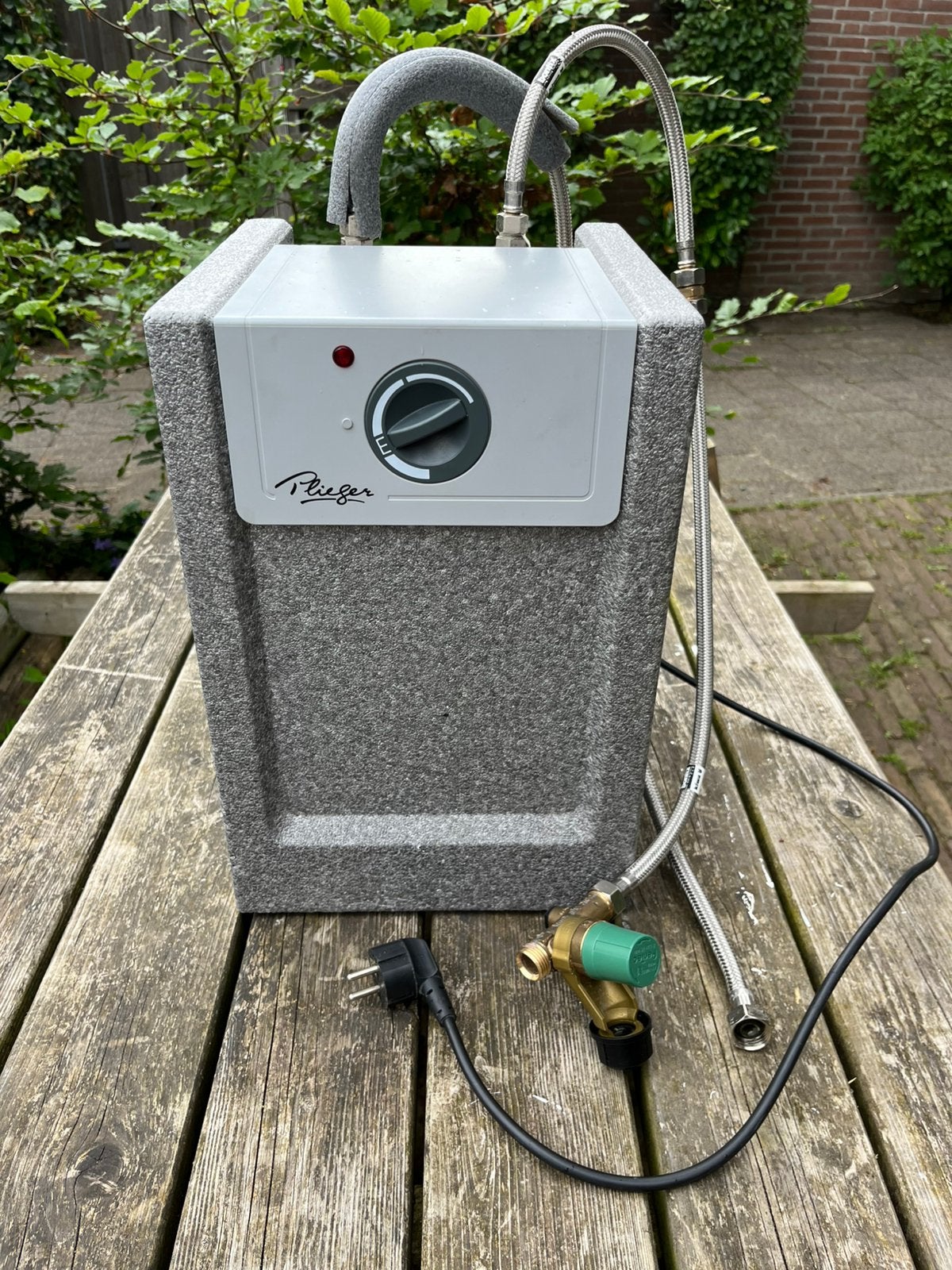Pflieger 10L boiler 400Watt, Doe-het-zelf en Verbouw, Geisers en Boilers, Ophalen, Gebruikt, Boiler, 6 t/m 10 jaar oud
