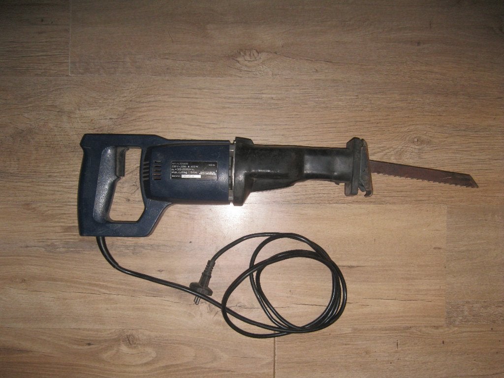Wegens verhuizing overcompleet FERM 600 Watt Reciprozaag, Gebruikt, 70 mm of meer, Ophalen of Verzenden, Reciprozaag