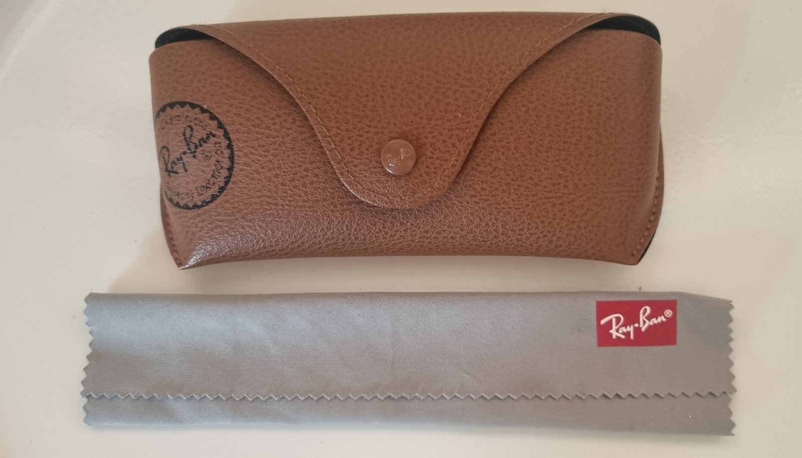 Ray ban zonnenbril brillenhoes, Sieraden, Tassen en Uiterlijk, Zonnebrillen en Brillen | Heren, Ophalen of Verzenden, Zo goed als nieuw