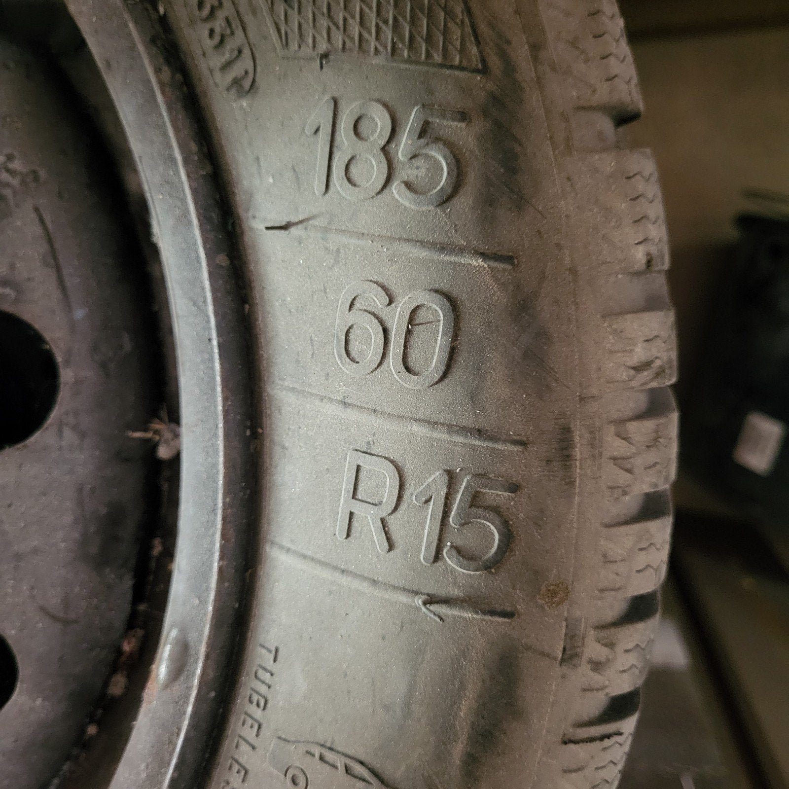 Winterbanden met velgen 185/60 R15, Ophalen, Gebruikt
