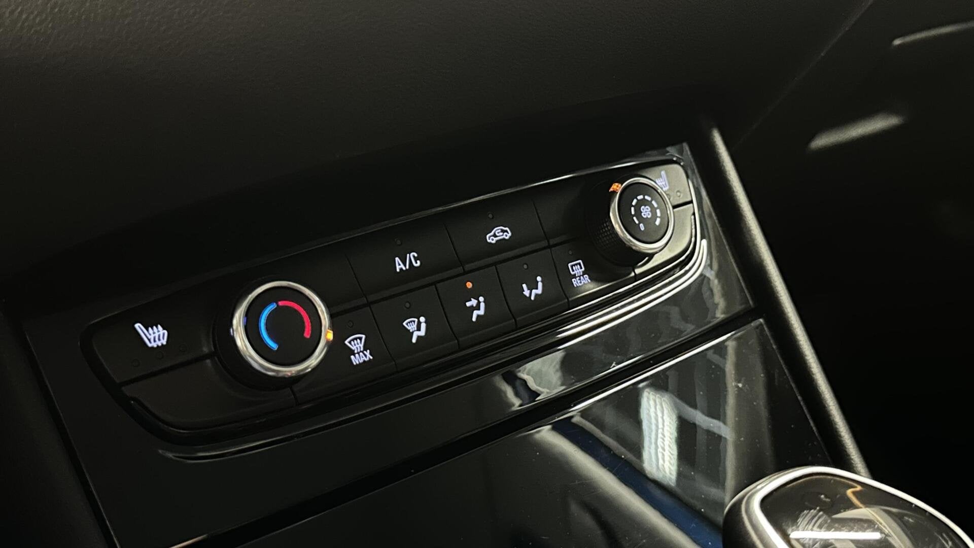 Foto 42 van Opel Grandland X 1.2 Turbo Innovation AUTOMAAT STOELVER CRUI