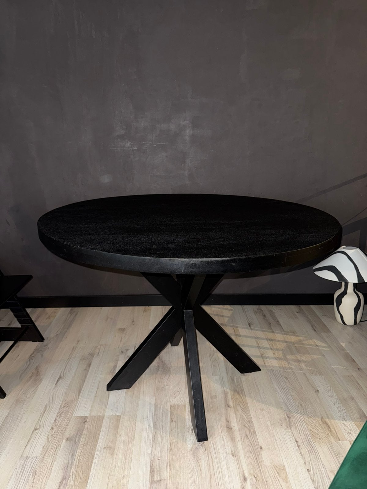 Mango houten eettafel €200,-, Ophalen, Gebruikt, Rond, Vier personen
