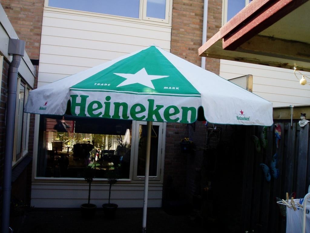 Te Koop Grote Heineken Parasol met Voet, Ophalen, Gebruikt, Gebruiksvoorwerp