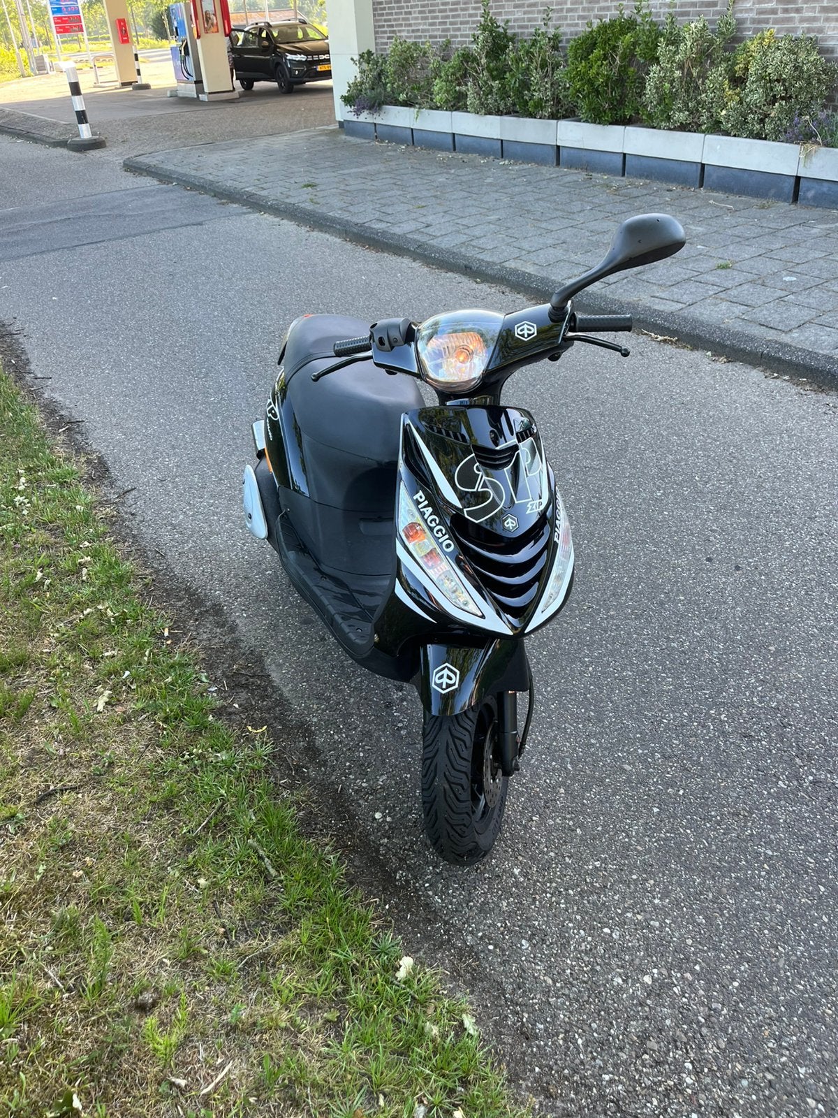 Zip 2 takt 50cc, Fietsen en Brommers, Scooters | Piaggio, Ophalen, Maximaal 45 km/u, Zip, Zo goed als nieuw