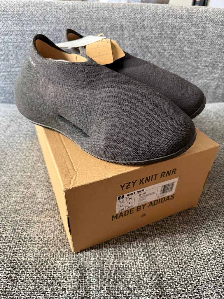 Adidas x Yeezy Knit Runner maat 44, Overige kleuren, Nieuw, Ophalen of Verzenden, Sneakers of Gympen