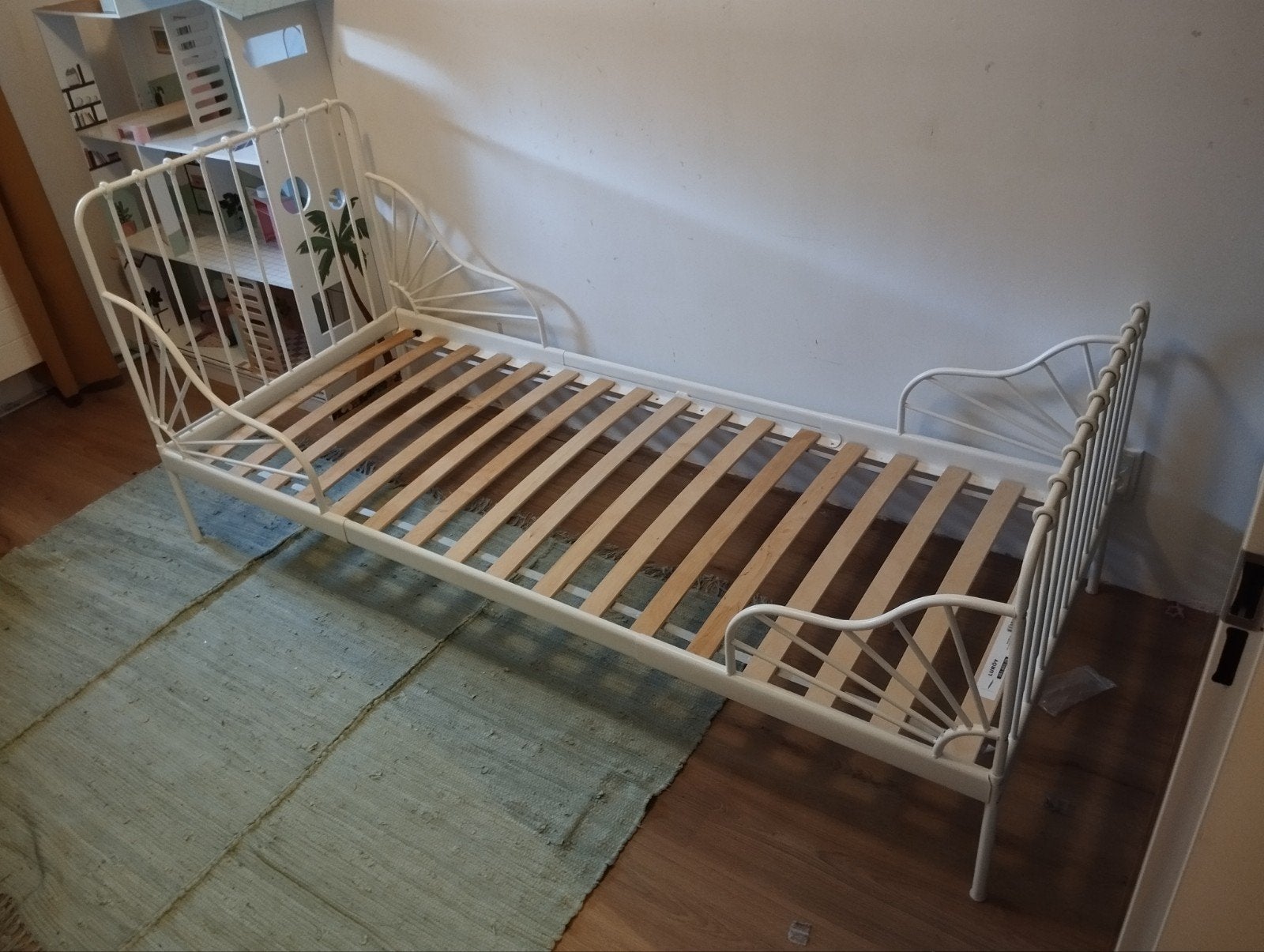 IKEA MINNEN meegroeibed wit 80x130-200 zgan, 85 tot 100 cm, Ophalen of Verzenden, Zo goed als nieuw, Lattenbodem