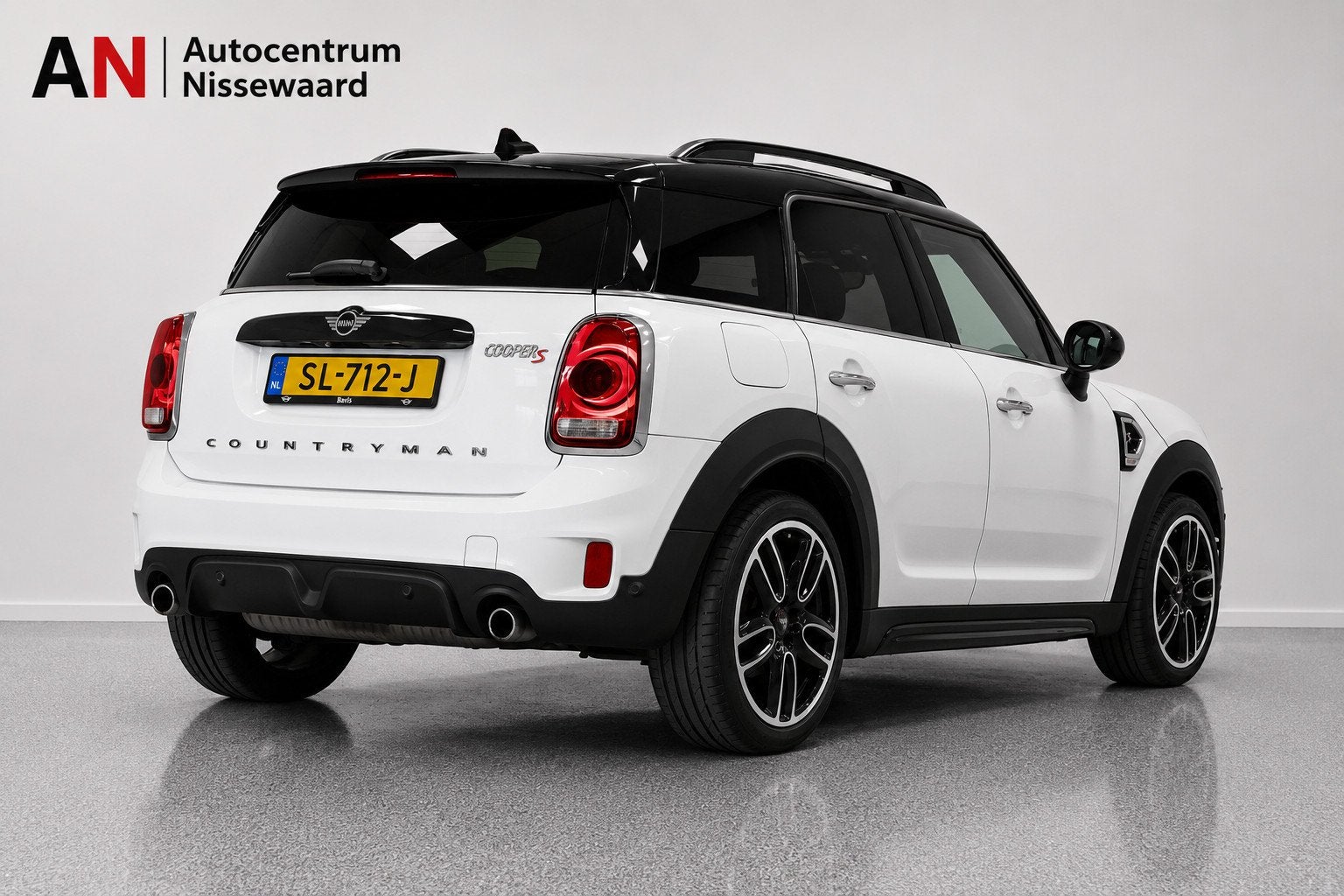Mini Countryman 2.0 Cooper S JCW |Pano|Leder|Carplay|, Auto's, Gebruikt, 1435 kg, Wit, Automatische klimaatregeling