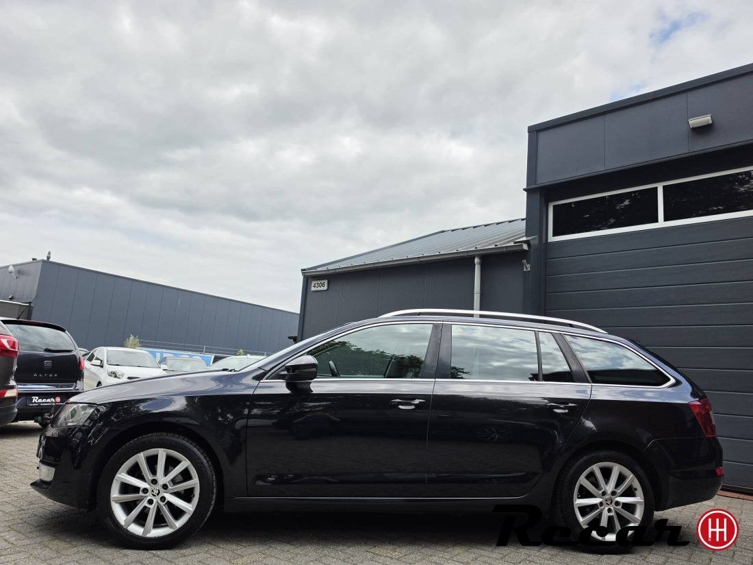 Skoda Octavia Combi - 1.6 TDI Greentech Ambition Businesslin, Gebruikt, 4 cilinders, Zwart, 125 €/maand