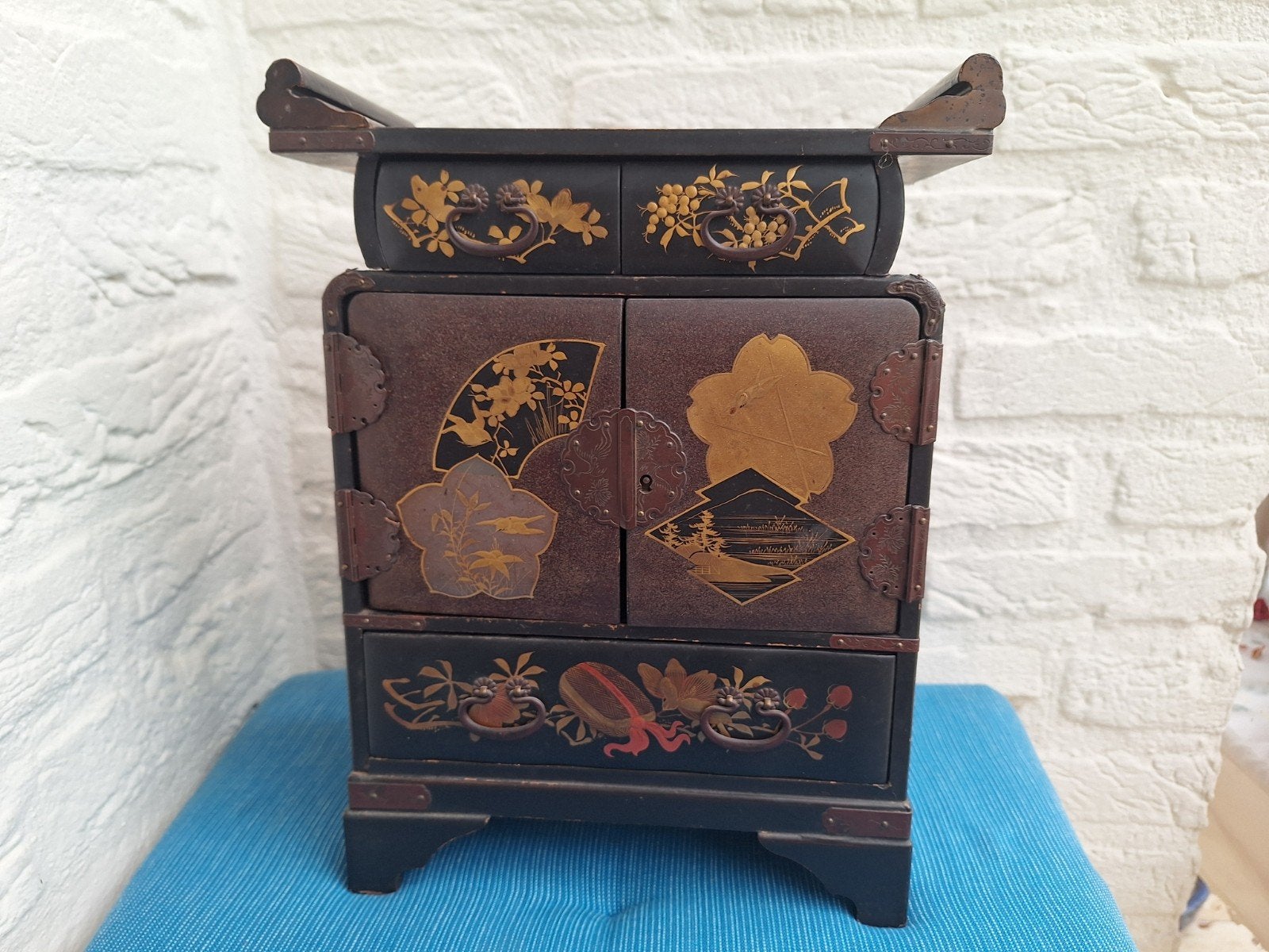 Japans lakwerk kabinet, HxBxD: 30x23x12 cm, Ophalen