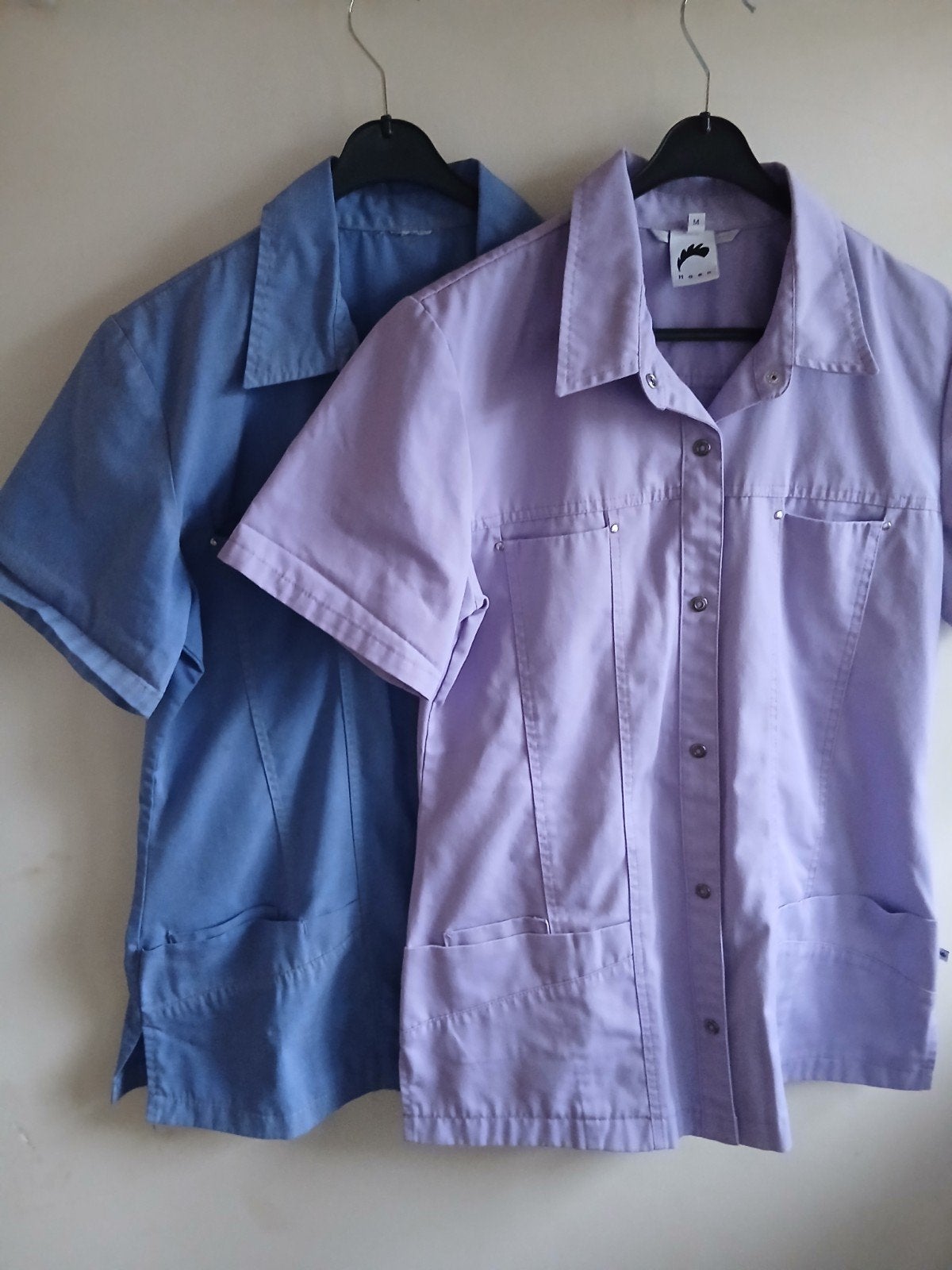 2 Haen Werkjasjes Maat M - Blauw & Lila, Maat 38/40 (M), Blauw, Ophalen of Verzenden, Gedragen