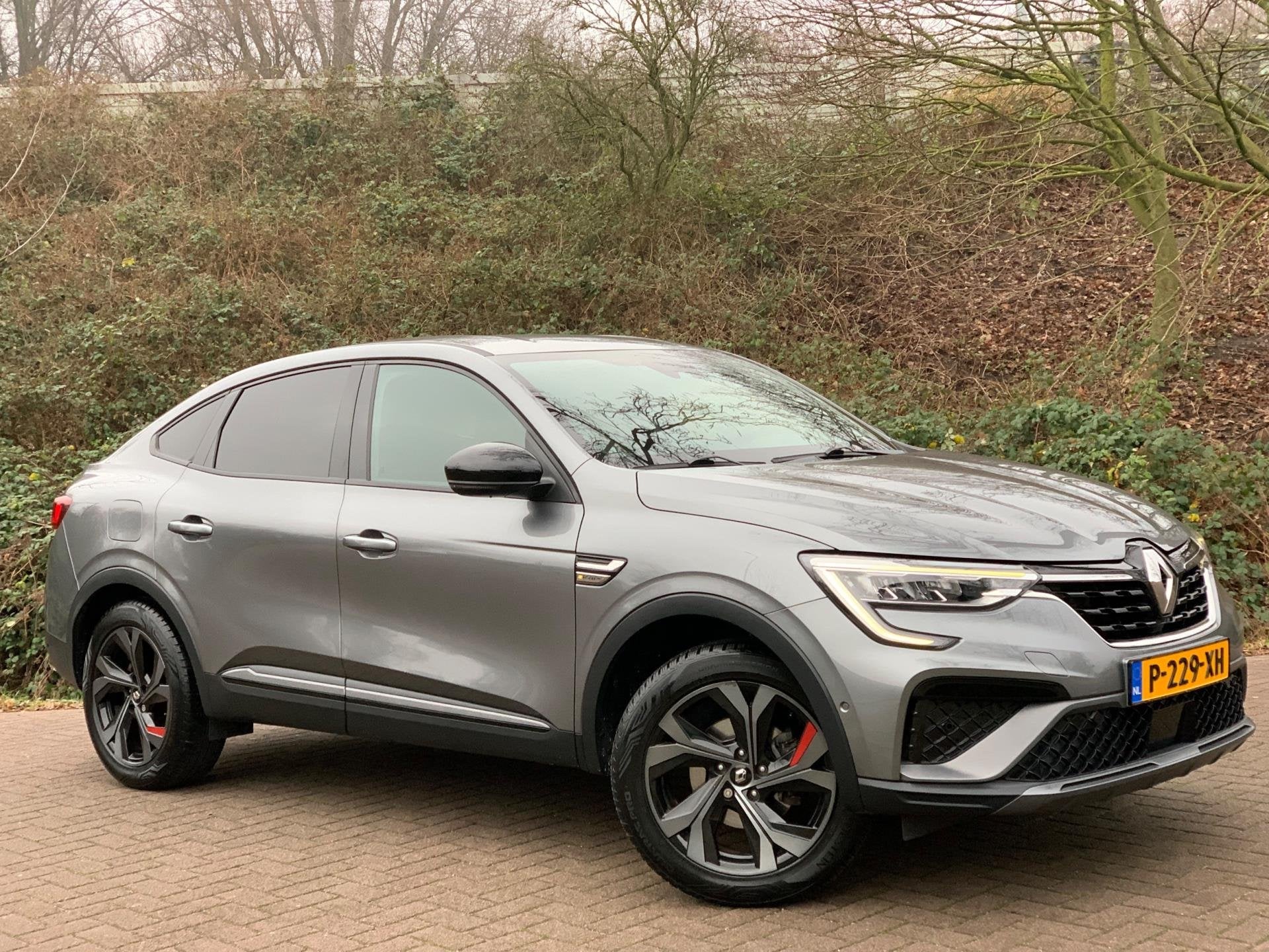 Renault Arkana 1.6 E-Tech Hybrid 145 R.S. Line NIEUWSTAAT FU, Auto's, Gebruikt, Euro 6, 4 cilinders, Origineel Nederlands