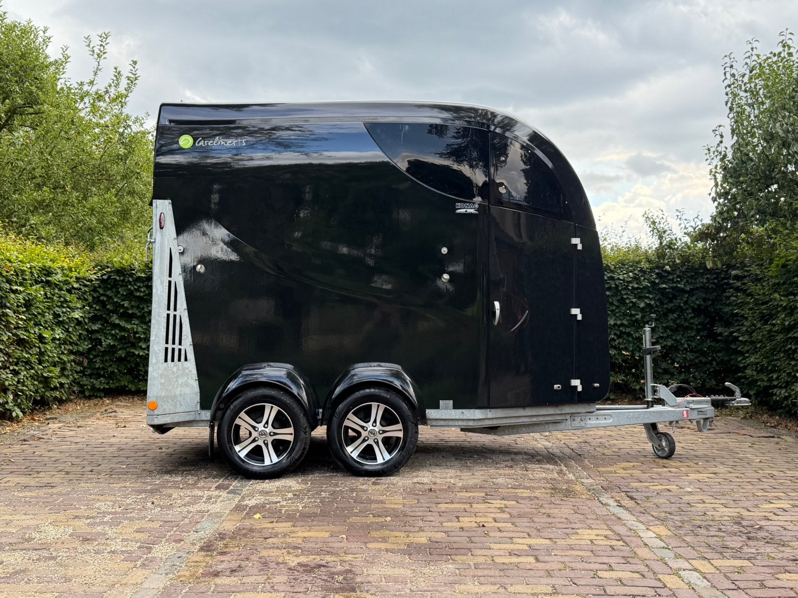 Prachtig mooie 1.5 paards bucker careliner s met zadelkamer, Ophalen, Zo goed als nieuw, 5453SL, Polyester