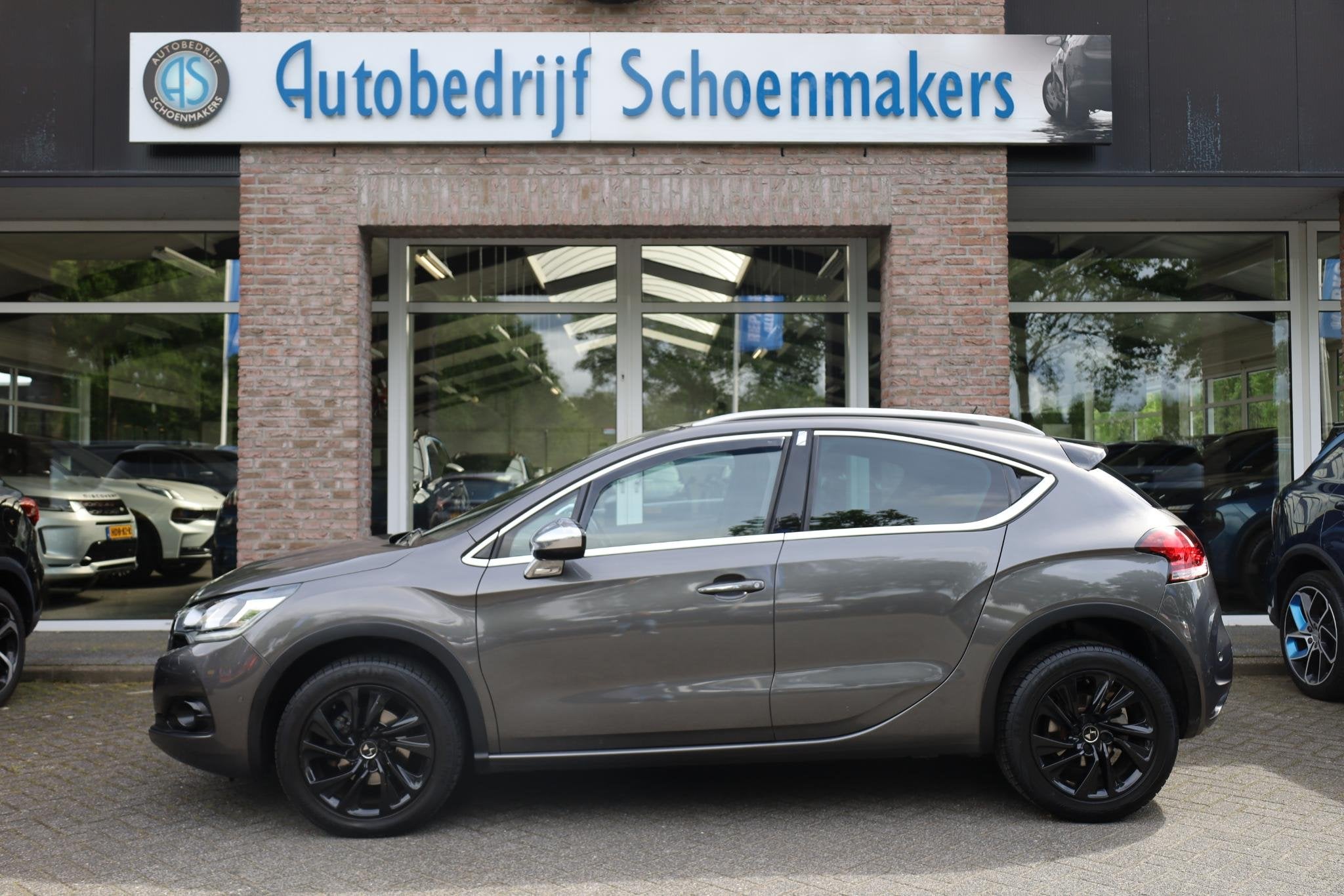 DS 4 Crossback 1.6 BlueHDi Business CAMERA CARPLAY LEER DAB, Auto's, Voorwielaandrijving, 4 cilinders, 1265 kg, Zilver of Grijs