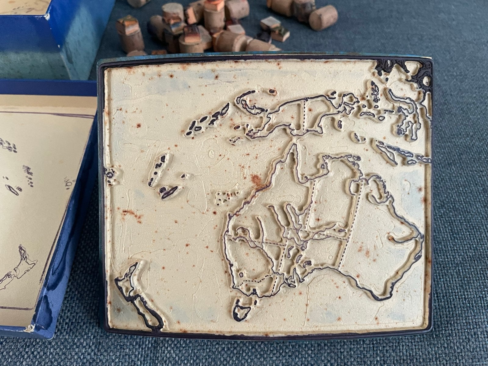 Vintage Landkaart Stempel Australië Nieuw Zeeland +stempels, Ophalen of Verzenden, Gebruikt