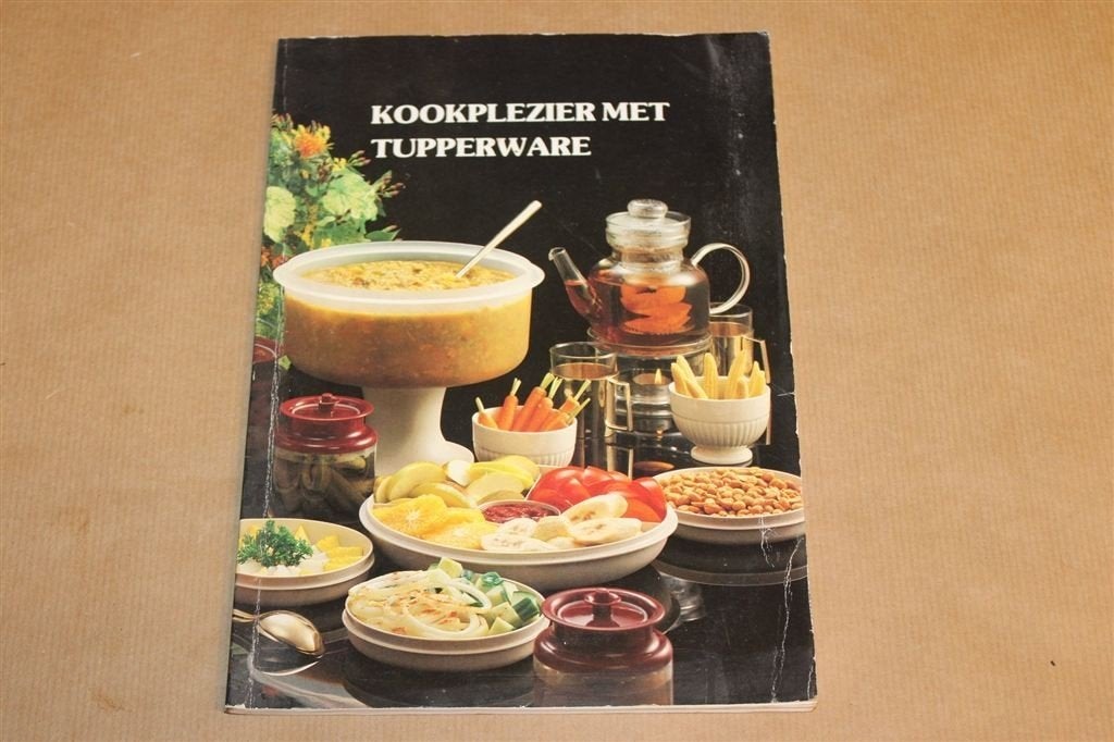 Kookplezier met Tupperware — Vintage Recepten ca. 1980, Ophalen of Verzenden, Gelezen, Italië