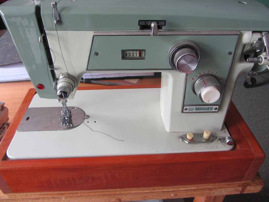 vendomatic naaimachine, Hobby en Vrije tijd, Ophalen, Gebruikt, Naaimachine, Overige merken