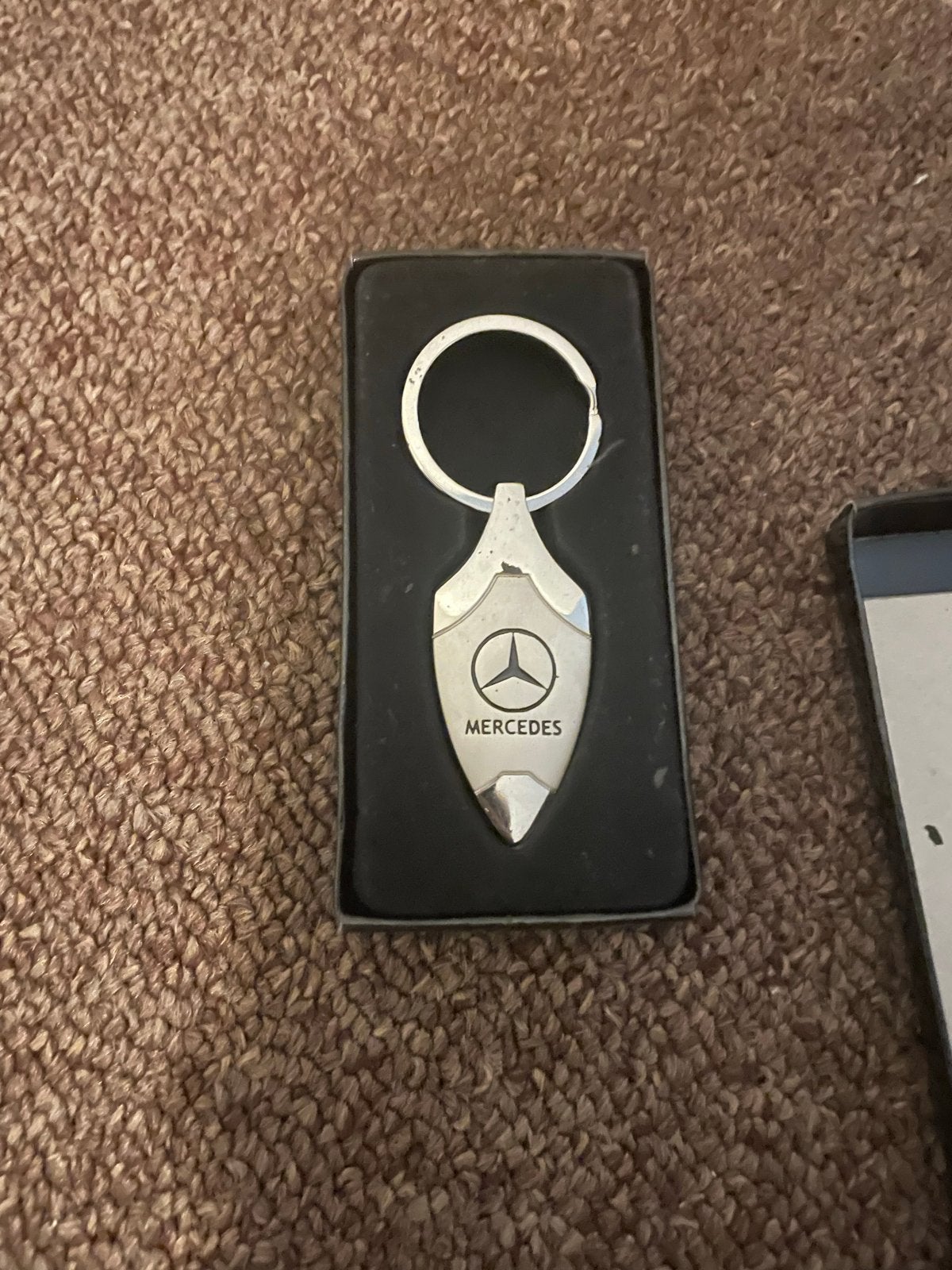 Mercedes sleutelhanger in geschenkdoosje, Verzamelen, Sleutelhangers, Ophalen of Verzenden, Gebruikt, Merk