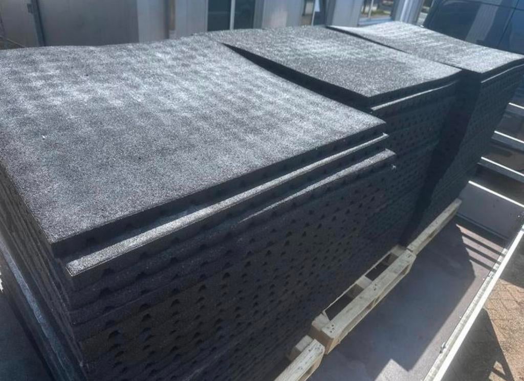 70 Vierkante Meter Rubberen Tegels 1m x 1m ,4,5cm, Ophalen, Zo goed als nieuw, Overige typen