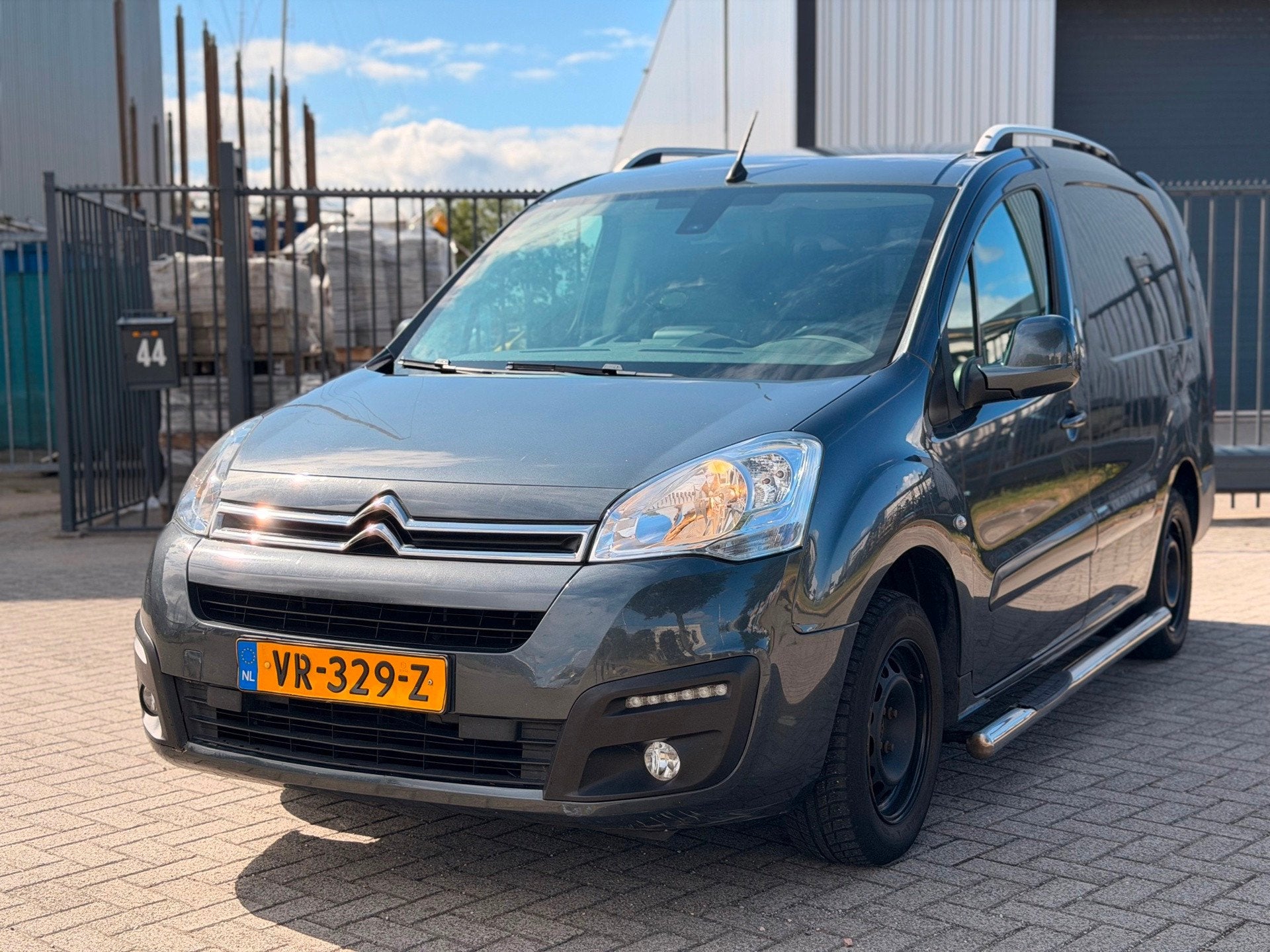 Citroen Berlingo 1.6 BlueHDI 100 Business XL S&S Clima Navi, Auto's, Voorwielaandrijving, Euro 6, 4 cilinders, Origineel Nederlands