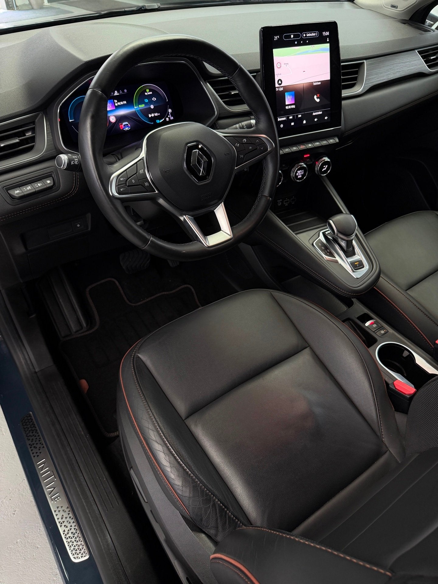 Renault Captur 1.6 E-Tech Plug-in Hybrid 160 Initiale Paris, 77 km/l, Gebruikt, 4 cilinders, Met garantie (alle)