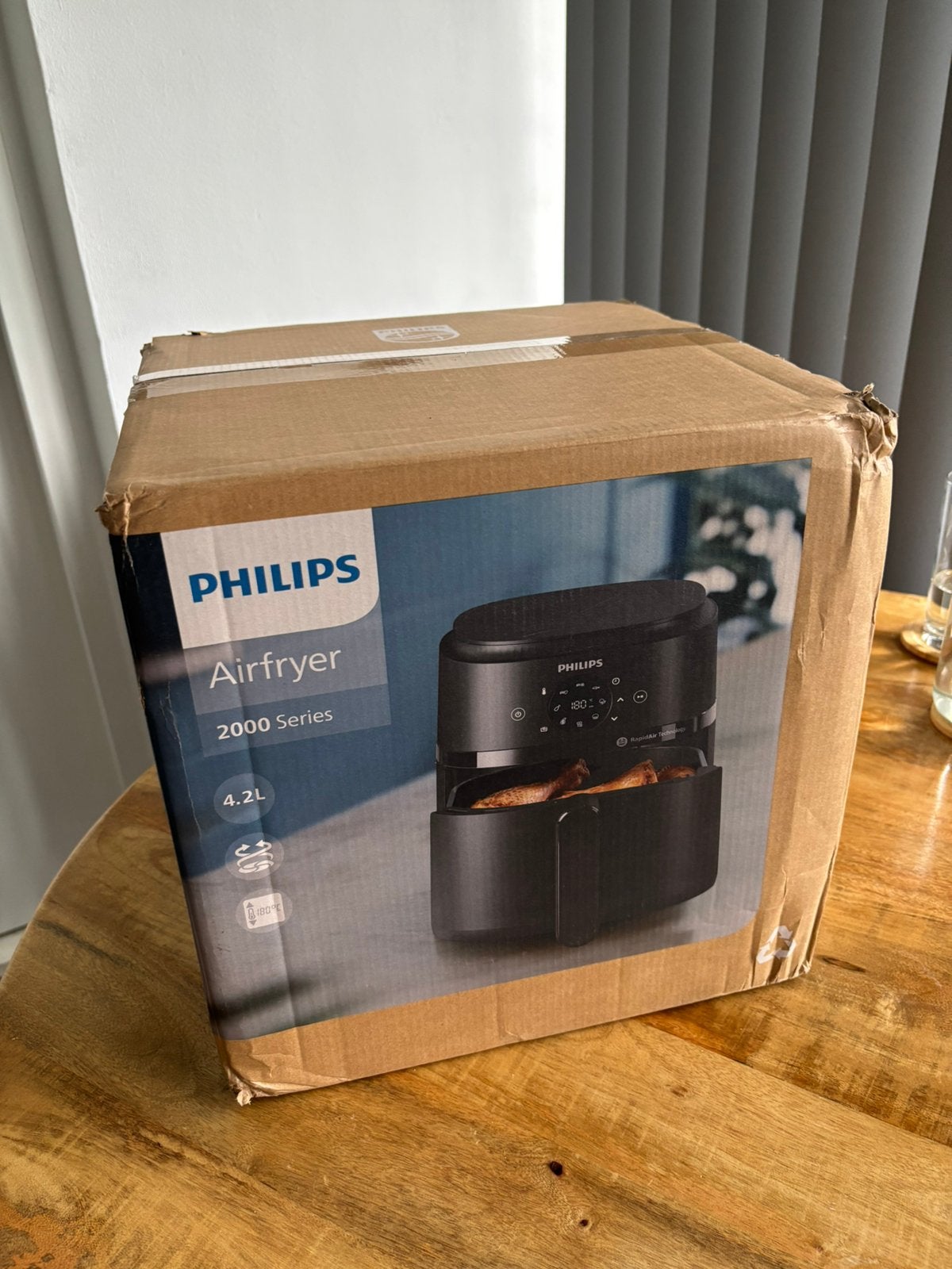 Nieuwe Philips Airfryer 2000 Serie - Ongeopend in doos, 4 liter of meer, Ophalen of Verzenden, Nieuw, Uitneembare binnenpan