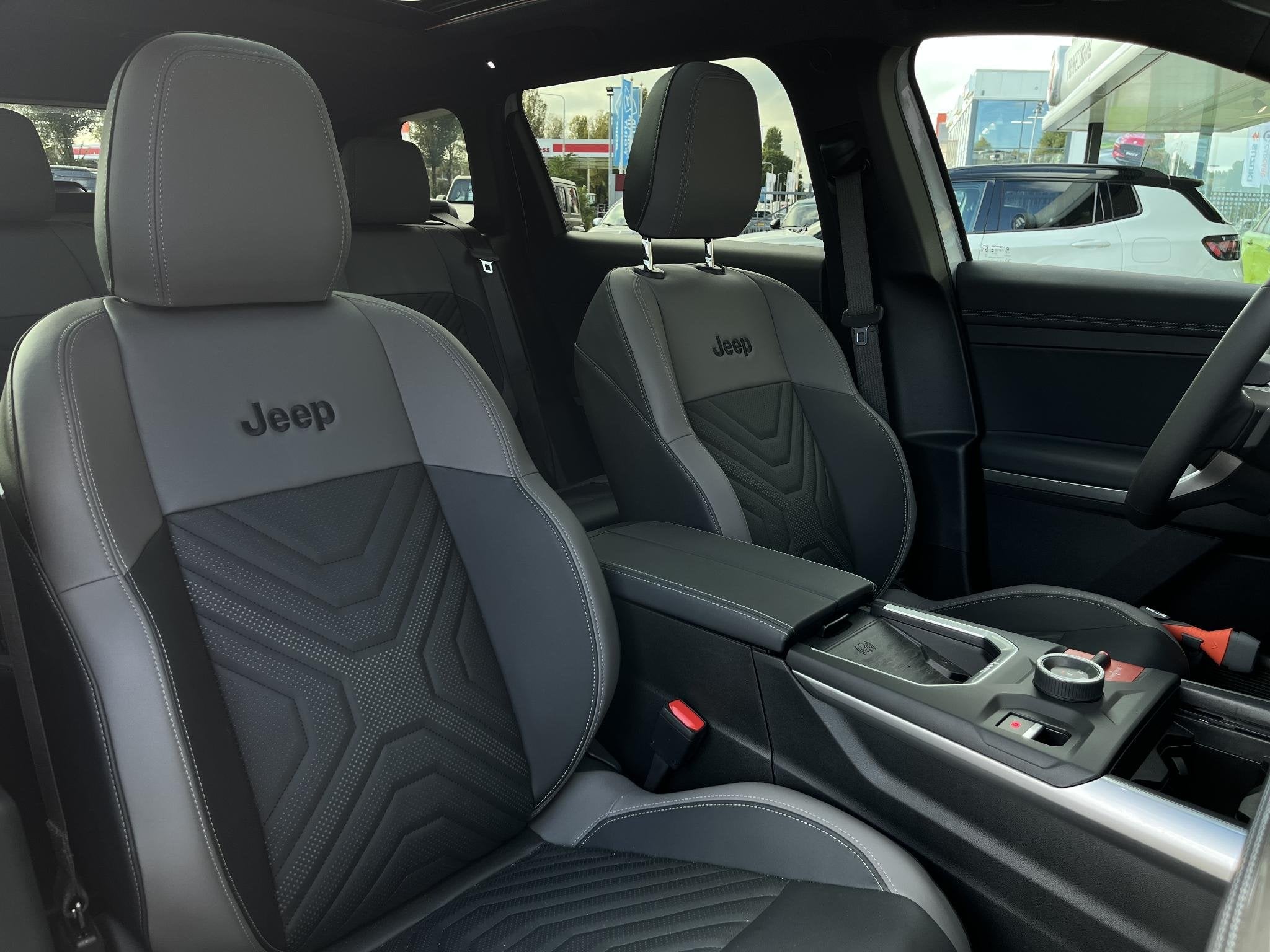 Jeep Compass 1.6 e-Hybrid Plug-In First Edition | Schuif-kan, Auto's, 1596 cc, 4 cilinders, Wit, Bedrijf