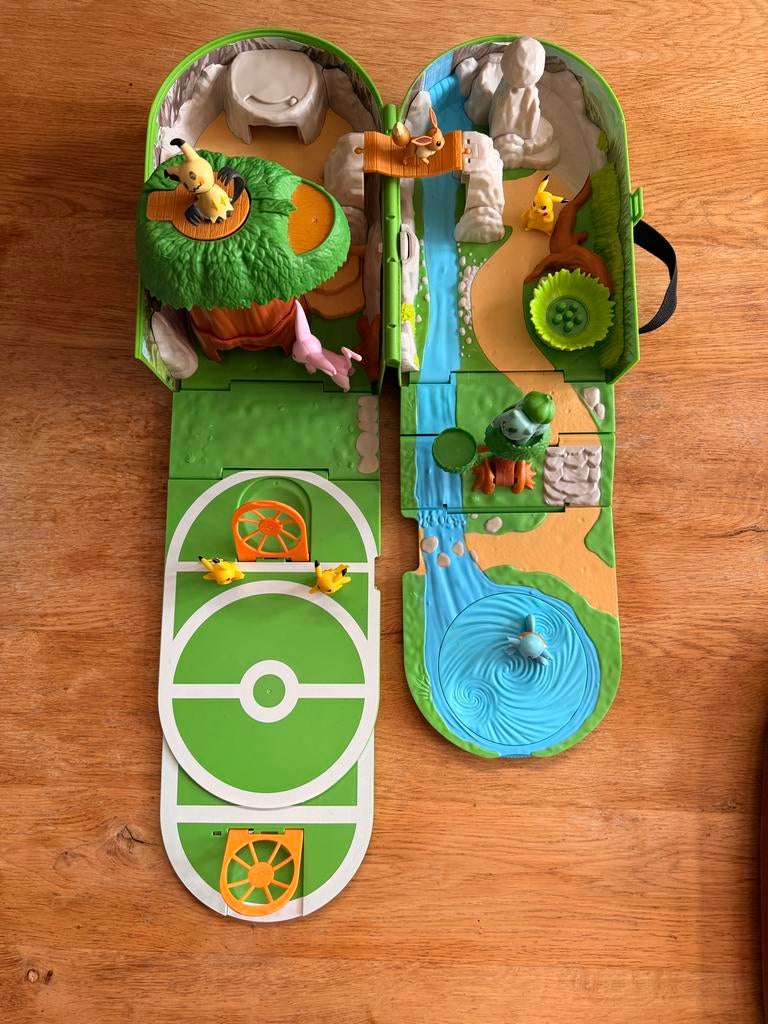 Pokémon Rugzak Playset met 8 Figuren, Ophalen, Gebruikt