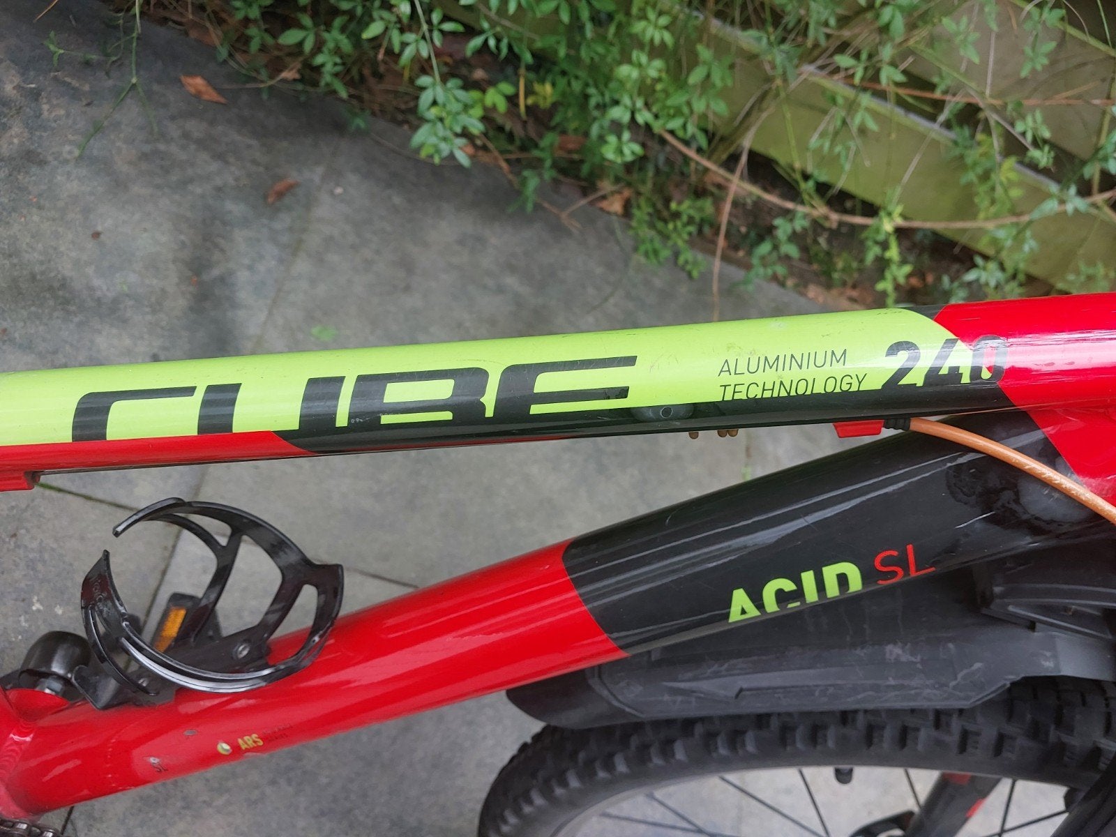 Foto 3 van Cube 240 Acid SL 24 inch mountainbike