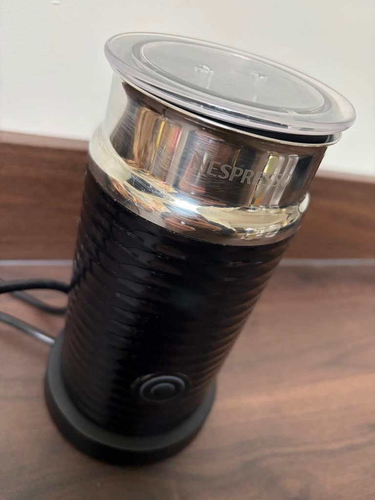 Nespresso Melkopschuimer - Zwart, Ophalen of Verzenden, Zo goed als nieuw, Elektrische melkopschuimer