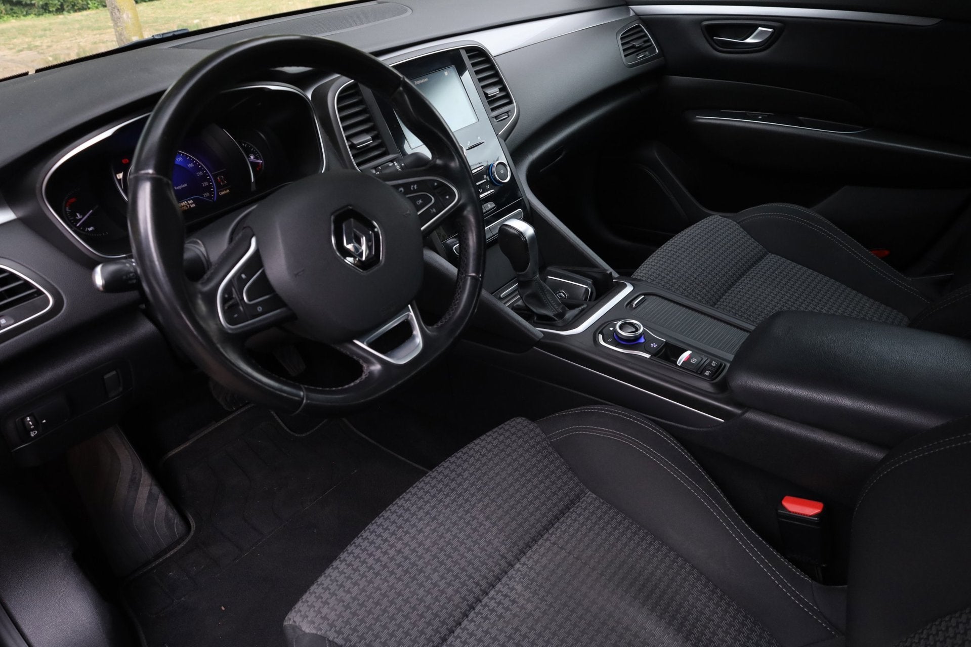 Renault Talisman 1.6 TCe Zen Aut. | Climate Control | Cruise, Auto's, Renault, Dealer onderhouden, 4 cilinders, 150 pk, Zwart
