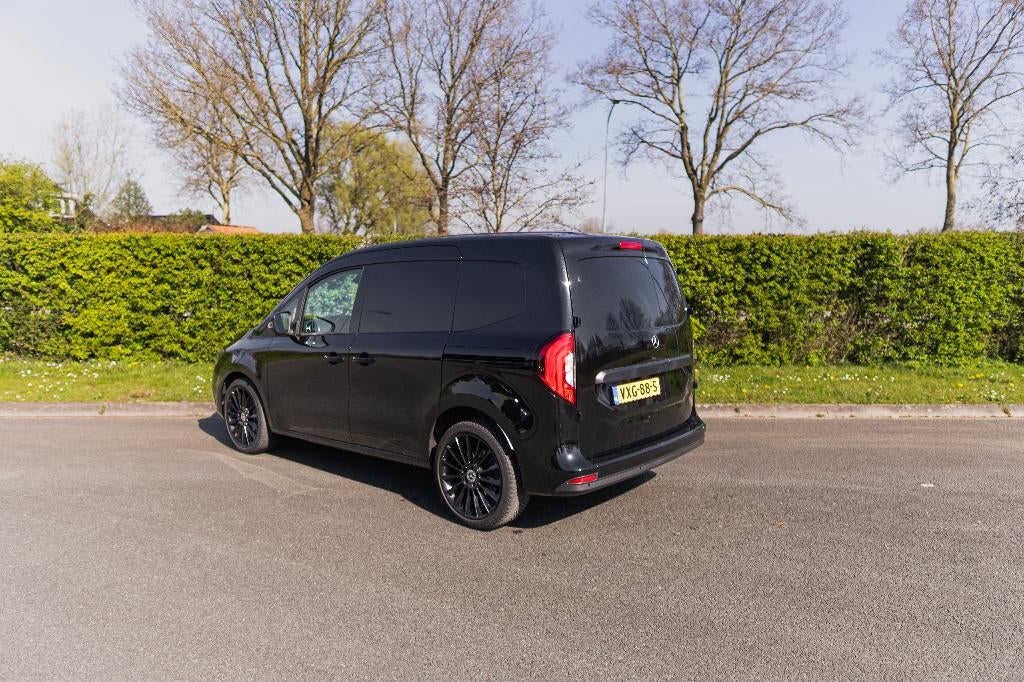 Mercedes-Benz Citan 112CDI 116pk L1 Aut 2023 Zwart/Zwart, Auto's, Stof, 4 cilinders, 116 pk, Zwart