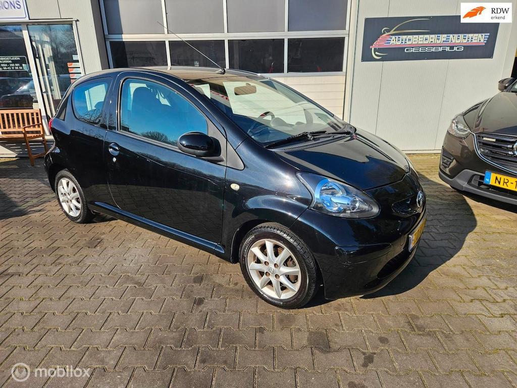Toyota Aygo 1.0-12V + AIRCO, Voorwielaandrijving, Gebruikt, Origineel Nederlands, Bedrijf