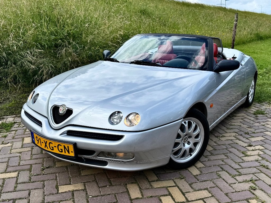 Alfa Romeo Spider 2.0 Twinspark "RedStyle" 1999 Weinig KM!!, 1345 kg, Cabriolet, Spider, 2 stoelen