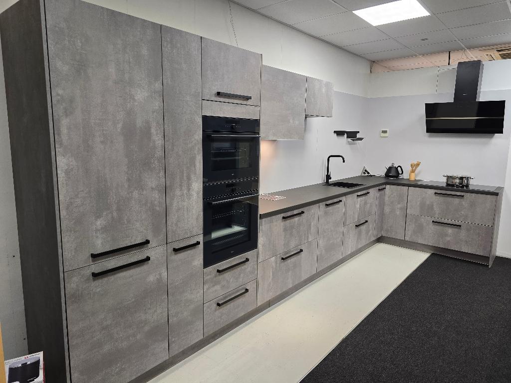 NIEUW showmodel betonlook hoekkeuken industrieel, Ophalen, Overige materialen, Nieuw, Enkelwandige keuken