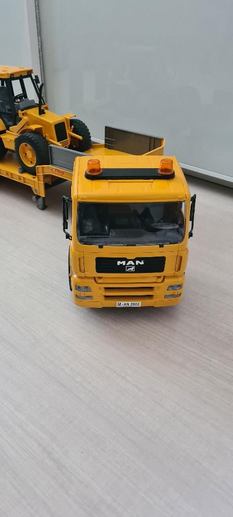 Grote truck Bruder MAN TGA met Fliegl dieplader en JCB 4CX, Ophalen, Zo goed als nieuw