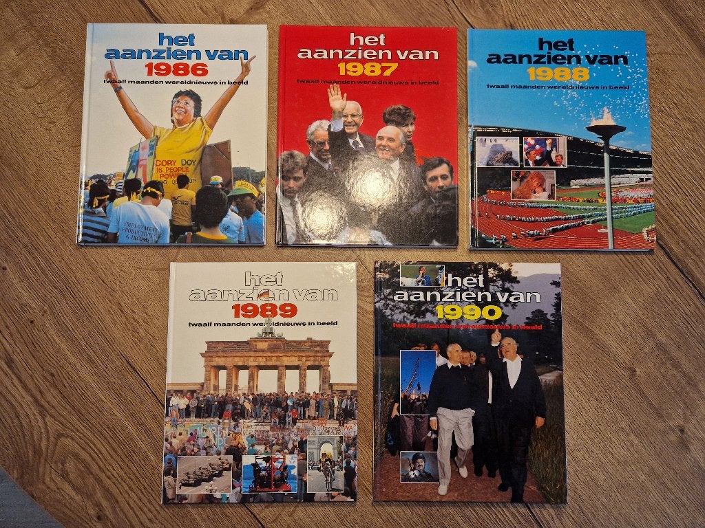 Het Aanzien van 1981 - 1985, Boeken, Overige gebieden, Ophalen of Verzenden, 20e eeuw of later, Gelezen