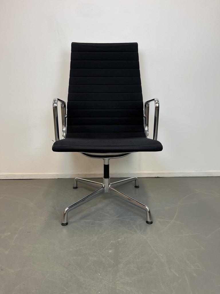 Vitra Eames Ea 112 Zwart Hopsak Chroom, Niet ingevuld, Niet ingevuld, Niet ingevuld