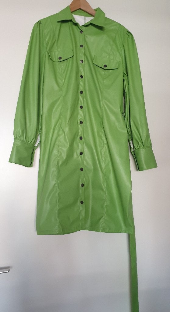 Groene pu leren jurk met chromen druk knopen pu leren sokken, Kleding | Dames, Jurken, Verzenden, Maat 46/48 (XL) of groter, Nieuw