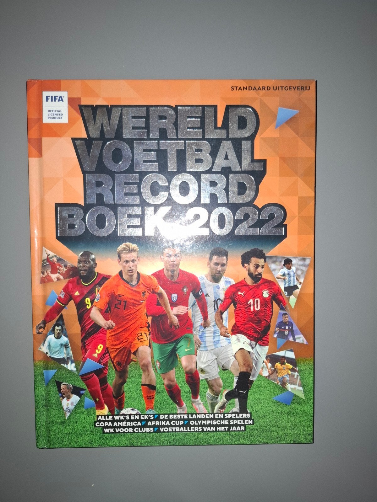 FIFA Wereld Voetbal Record Boek 2022, Boeken, Sportboeken, Ophalen of Verzenden, Zo goed als nieuw, Balsport