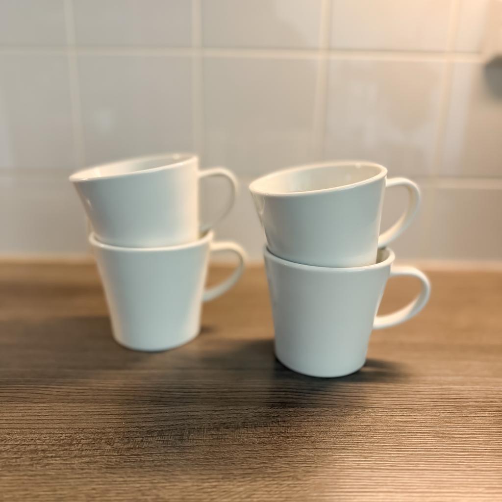 4 witte IKEA mokken / bekers – strak design, Ophalen, Zo goed als nieuw, Effen, Kop(pen) en/of Schotel(s)