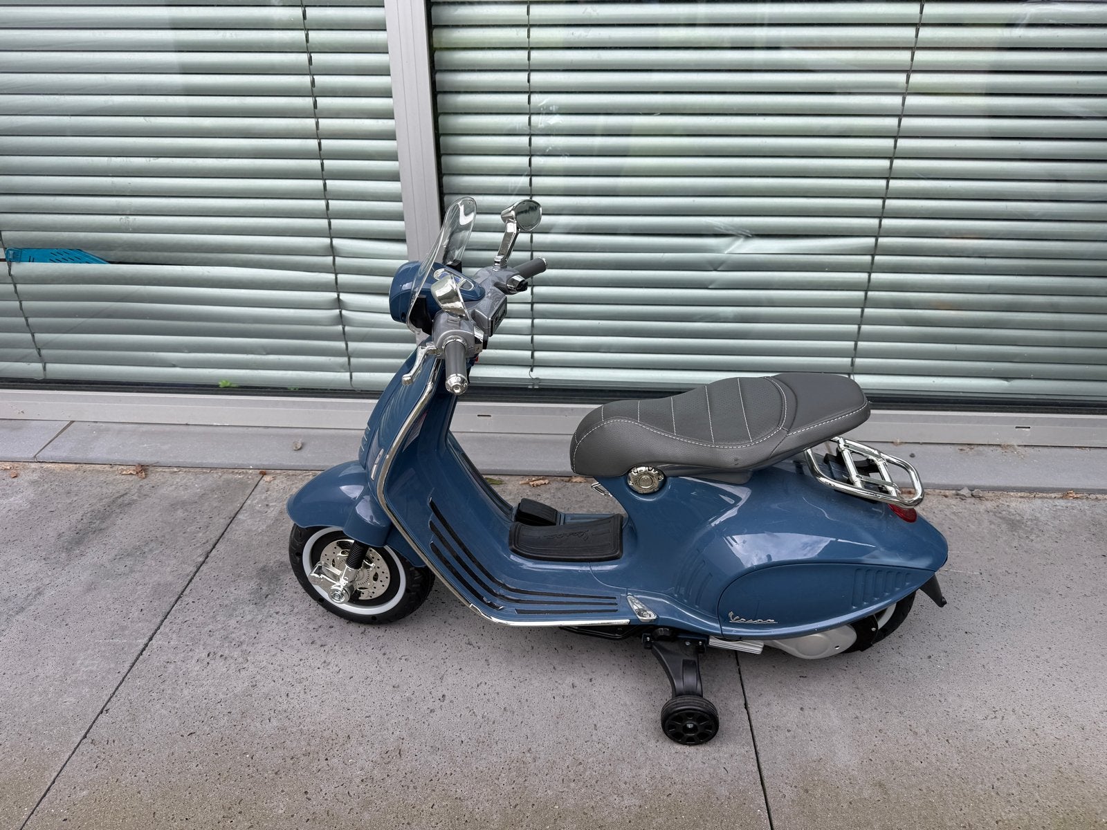 Vespa Elektrische Scooter voor Kinderen - Blauw, Ophalen, Zo goed als nieuw