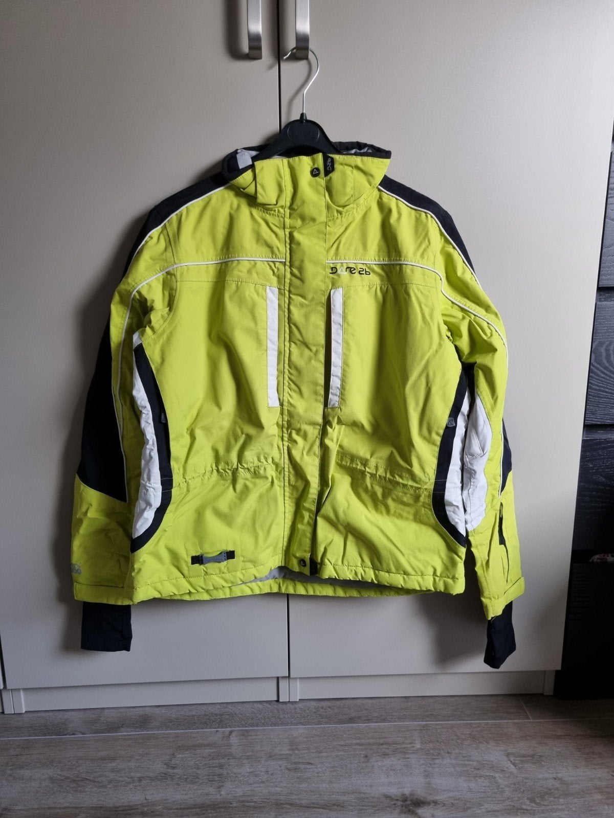 Dames winterjas Dare2B - Maat L, Kleding | Dames, Wintersportkleding, Ophalen of Verzenden, Jack, Gedragen, Maat 42/44 (L)