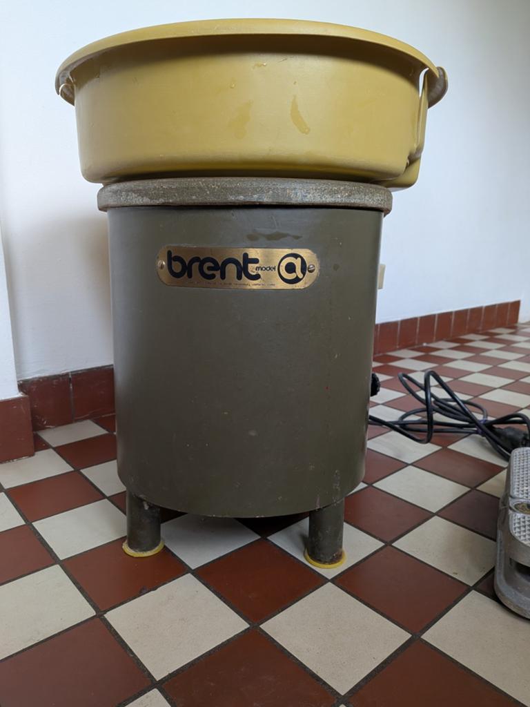 Brent model a draaischijf/ pottenbakkersschijf, Hobby en Vrije tijd, Pottenbakken, Ophalen, Gebruikt