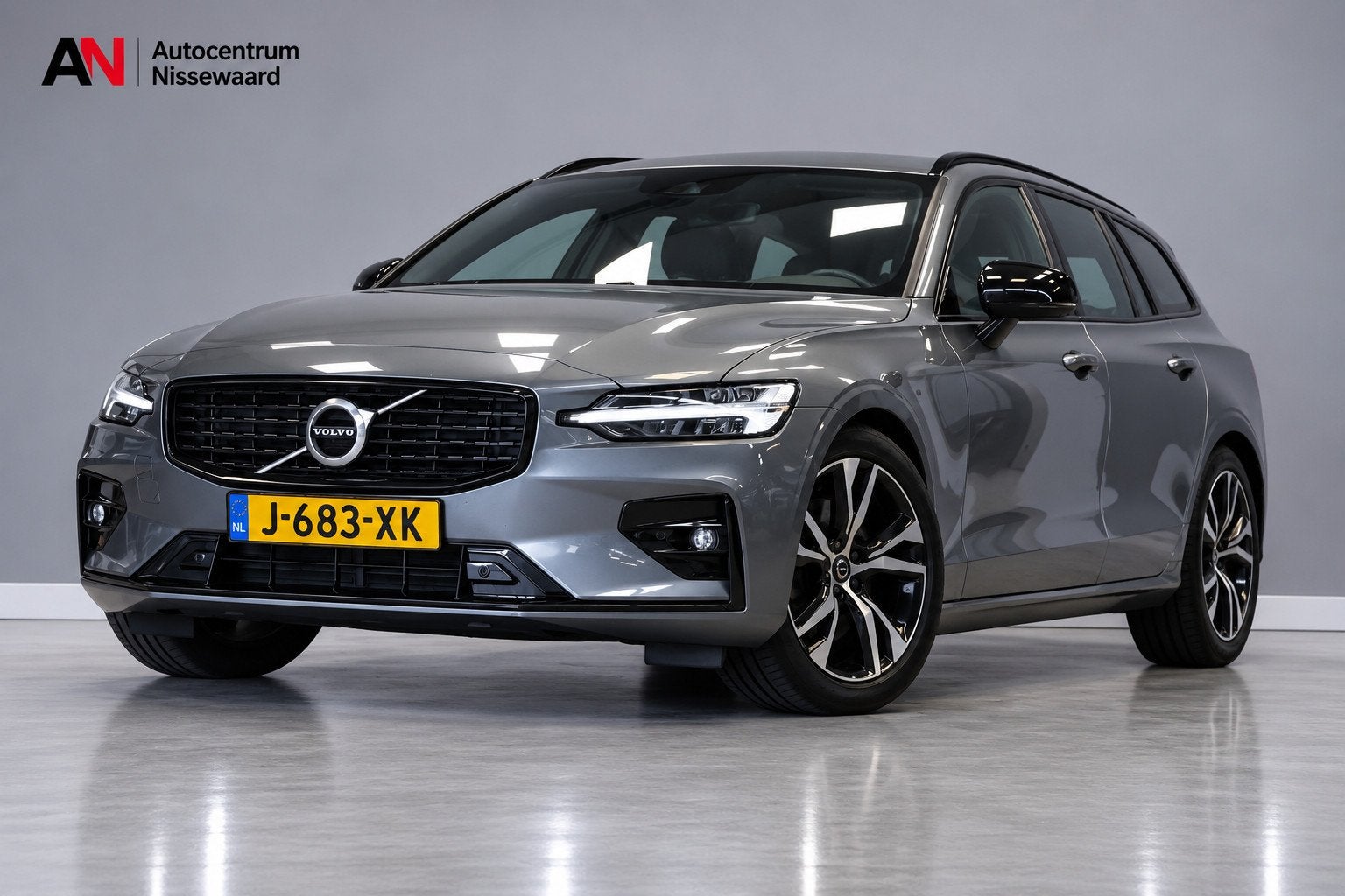 Volvo V60 2.0 B3 R-Design |Carplay|Harman kardon|, Auto's, 4 cilinders, 1969 cc, 163 pk, 102 €/maand