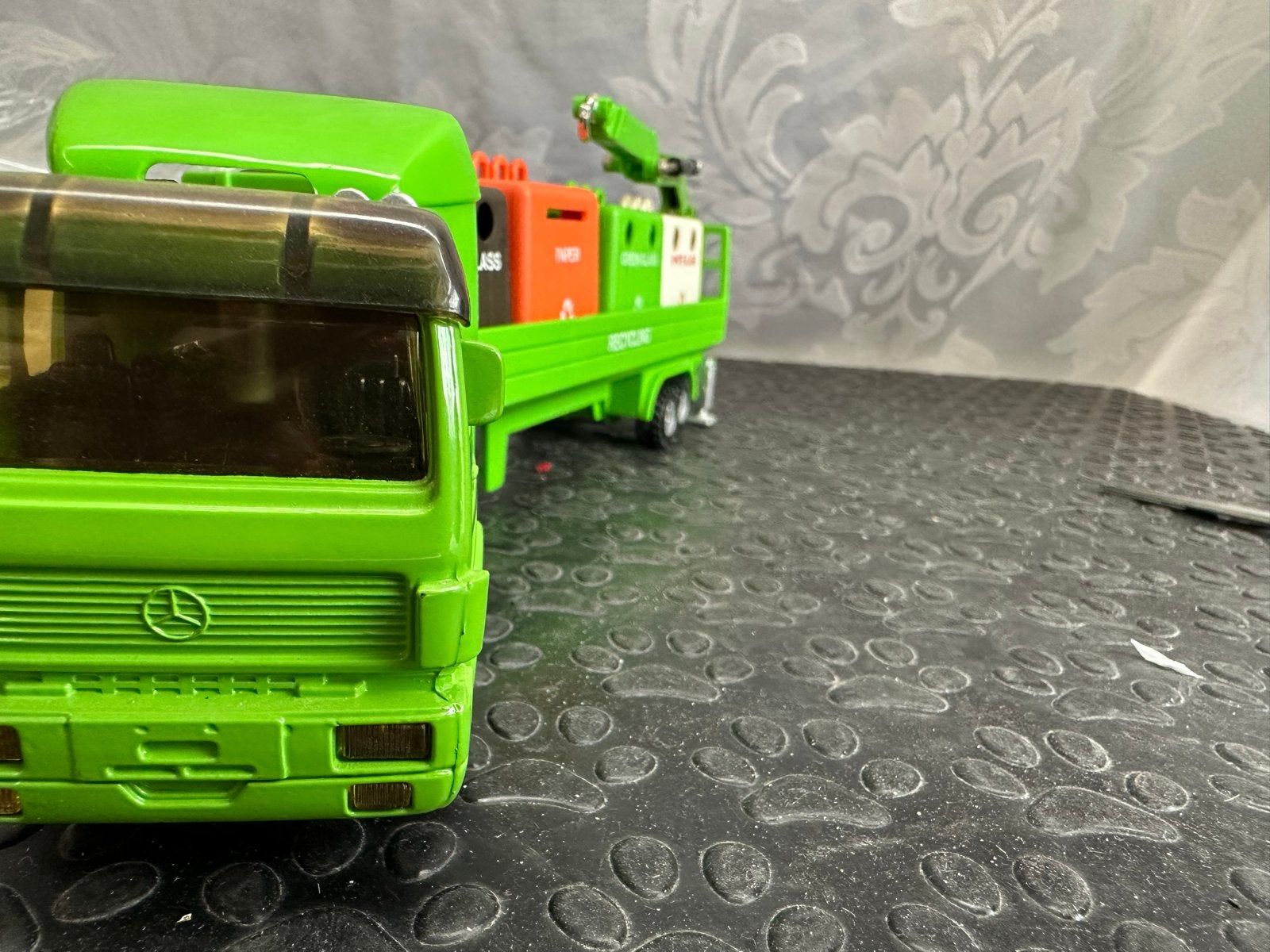Speelgoed vrachtwagen met aanhanger en recycling containers, Ophalen of Verzenden, Gebruikt