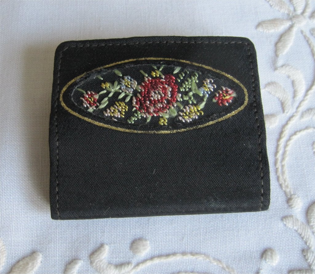 Petit point, etui voor lipstick (met spiegeltje en vloeitjes, Antiek en Kunst, Ophalen of Verzenden