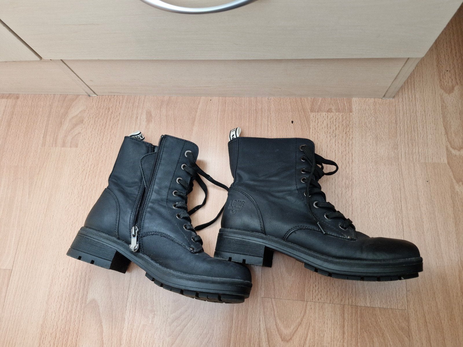 Laarzen vegan maat 39, Kleding | Dames, Schoenen, Hoge laarzen, Zwart, Nieuw, Ophalen of Verzenden
