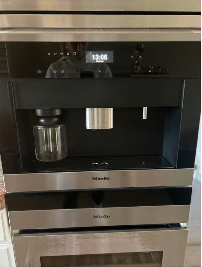 Zeer mooie goed werkende MIELE CVA6401, Witgoed en Apparatuur, Ophalen, Afneembaar waterreservoir, 10 kopjes of meer, Koffiemachine