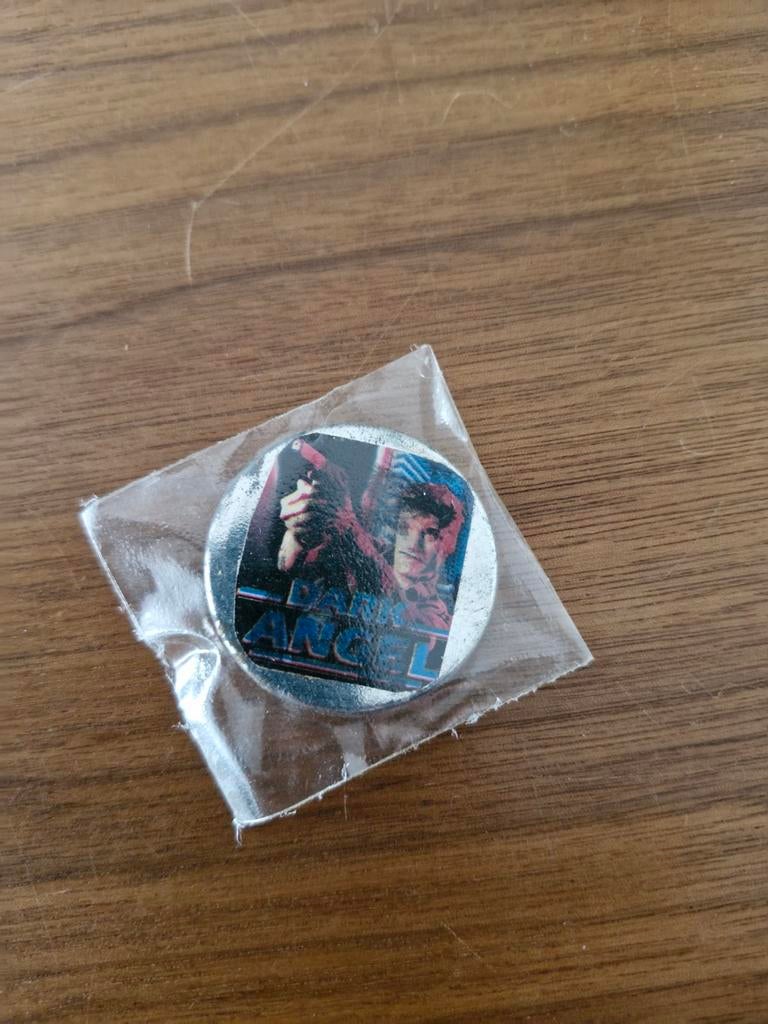 299 Dark Angel Film button, Verzamelen, Speldjes, Pins en Buttons, Ophalen of Verzenden
